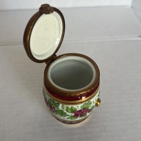 LIMOGES PAINTED WINE BARREL - Picture 2 of 3